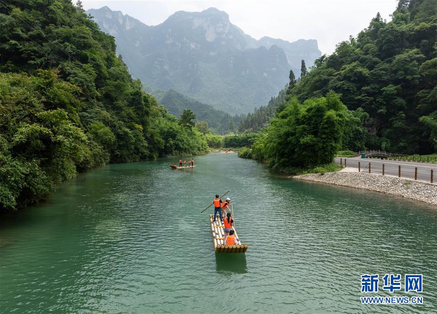 （新华全媒头条·图文互动）（1）线上线下消费升温 文旅活动迈上“云端”——端午假期透视我国经济高质量发展新动力