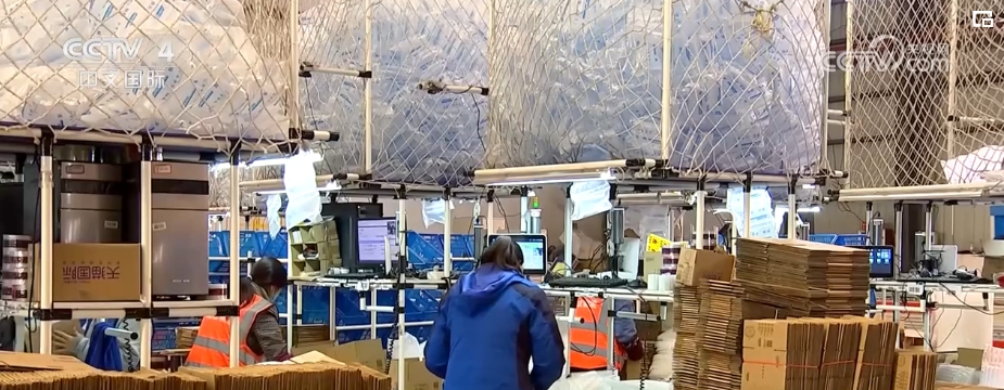 “买卖全球”更畅通！跨境物流提质升级 助力中国品牌顺利“出海”米乐 M6米乐(图2)