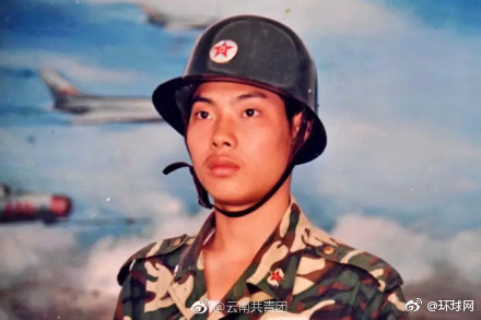 帅!川航英雄机长军装照曝光