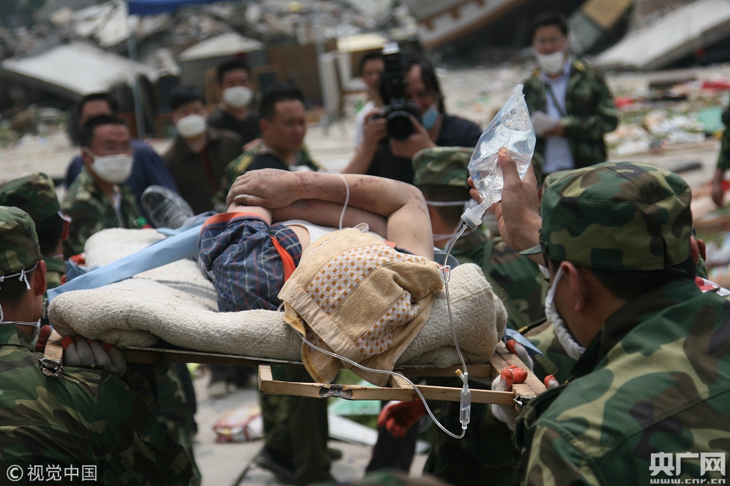 汶川地震十周年 回顾那些托举起生命的瞬间