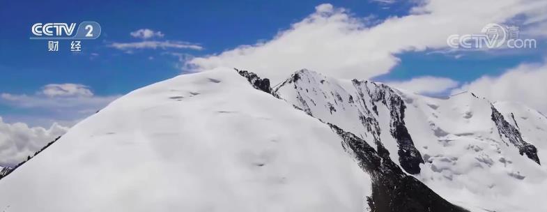 发布的影像完整记录呈现了长江源头流域的冰川雪山