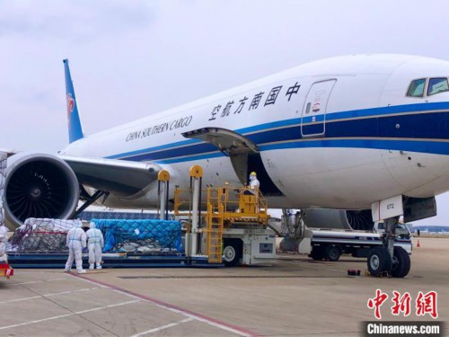 (上海战疫录)“沪”动进行时:航空物流稳中向好力保产业链供应链稳定